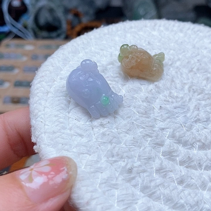 吊坠(不含链)未镶嵌翡翠一个60