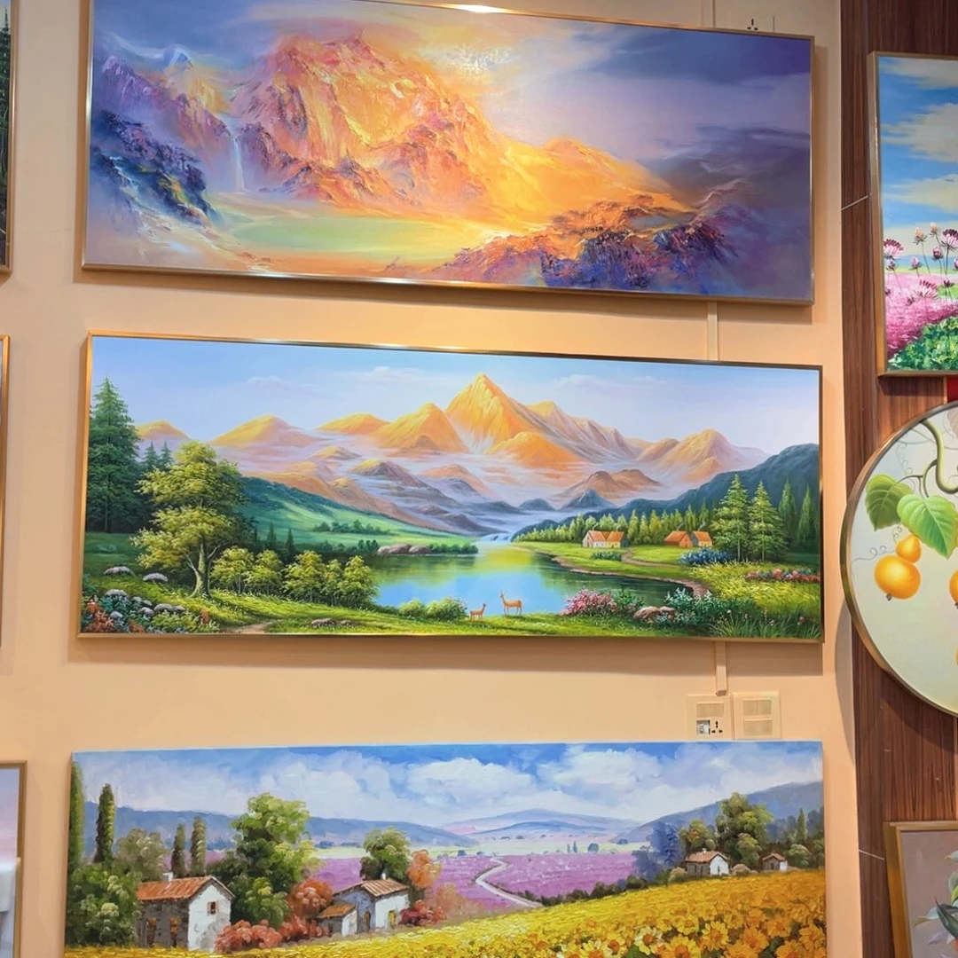 横款90*260金框山水画