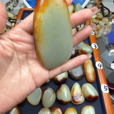 和田玉颈饰未镶嵌雲*