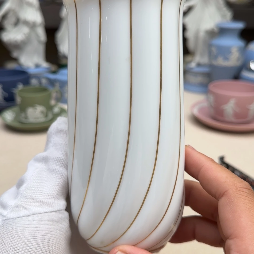 瓷片新号开播。点点关注