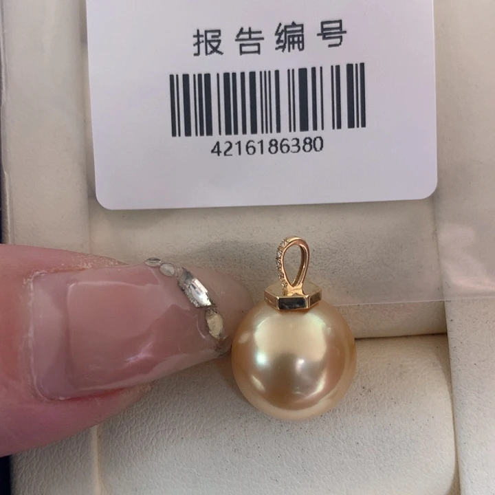 颈饰18K金镶嵌海水珍珠