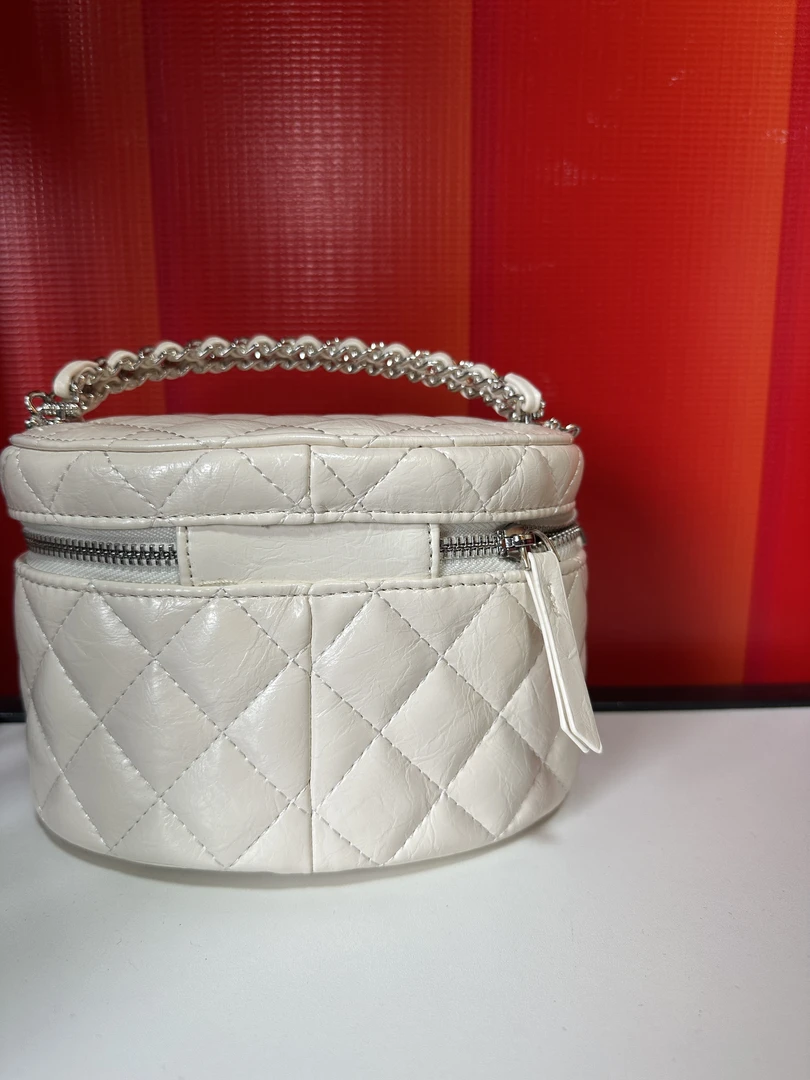 主图为包的背面图《香家白色盒子包》女包杨能拍就有货链条包小香风