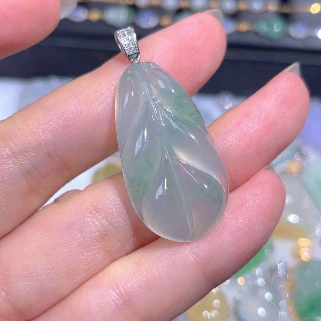 颈饰18K金镶嵌翡翠翡翠