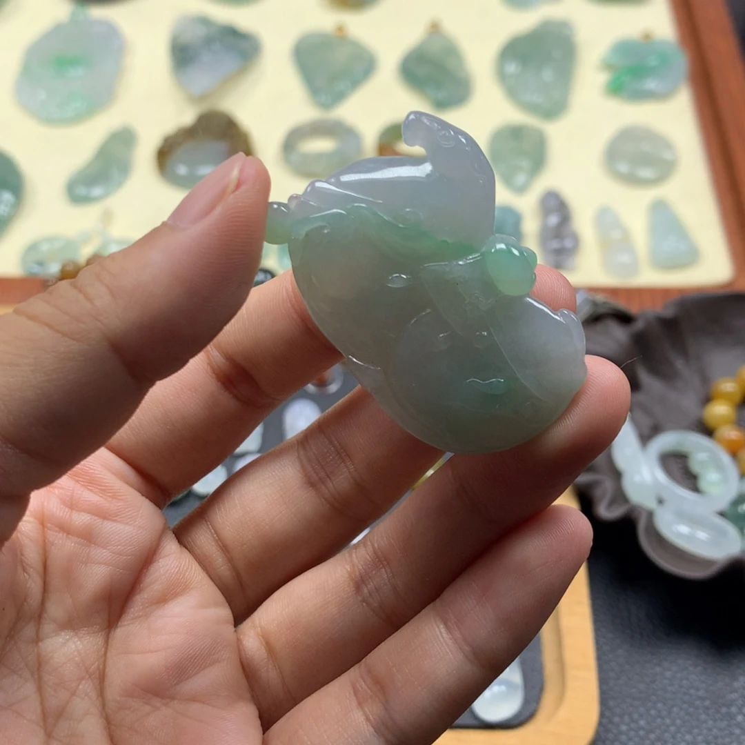 颈饰未镶嵌翡翠唐马