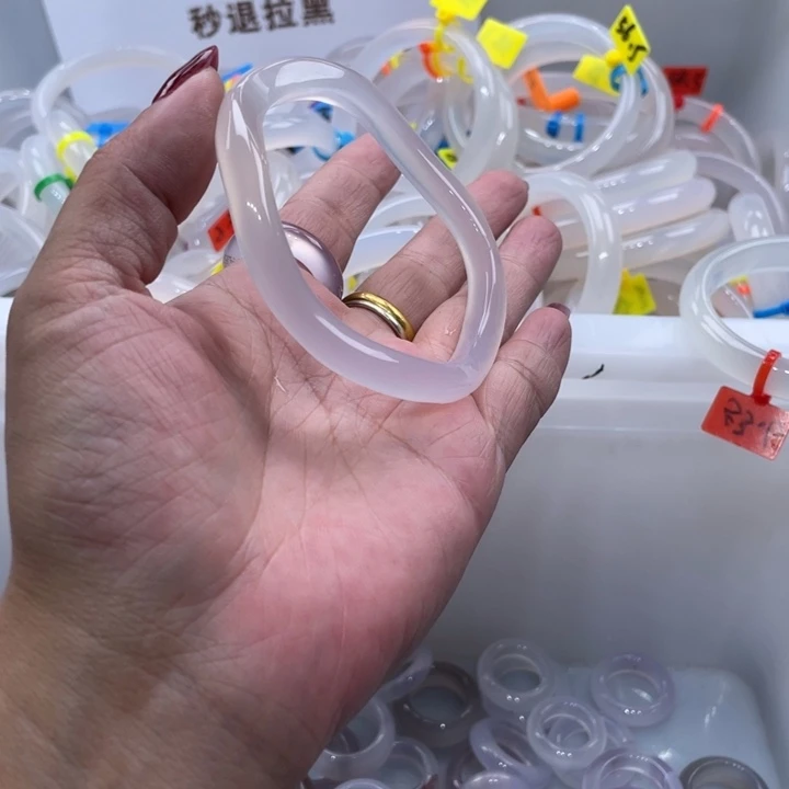 玛瑙/玉髓未镶嵌手镯