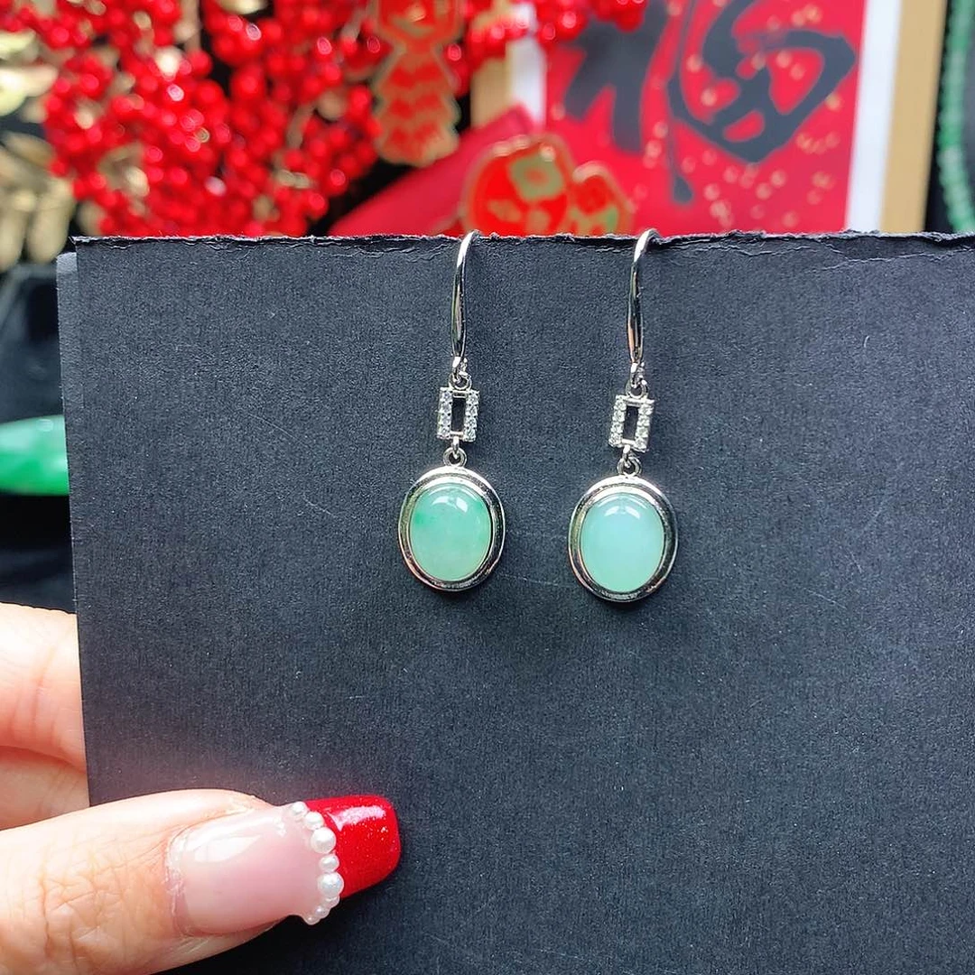 石英质玉耳坠未镶嵌