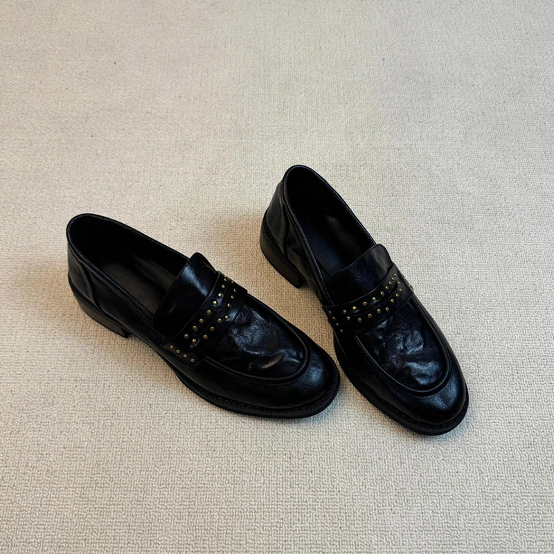 羊皮版~乐福鞋女复古英伦风圆头铆钉褶皱一脚蹬粗跟黑色小皮鞋