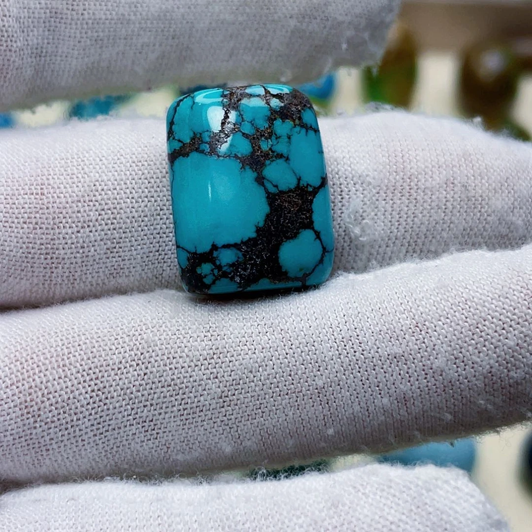 绿松石未镶嵌饰品