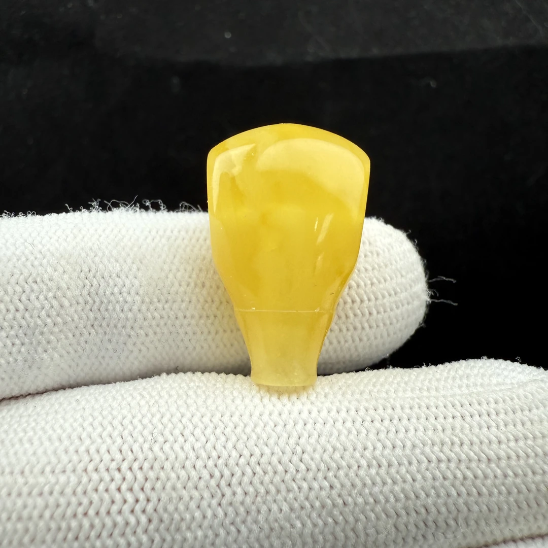 Z3655天然蜜蜡 三通 14.9*23.9*12.2mm支持复检