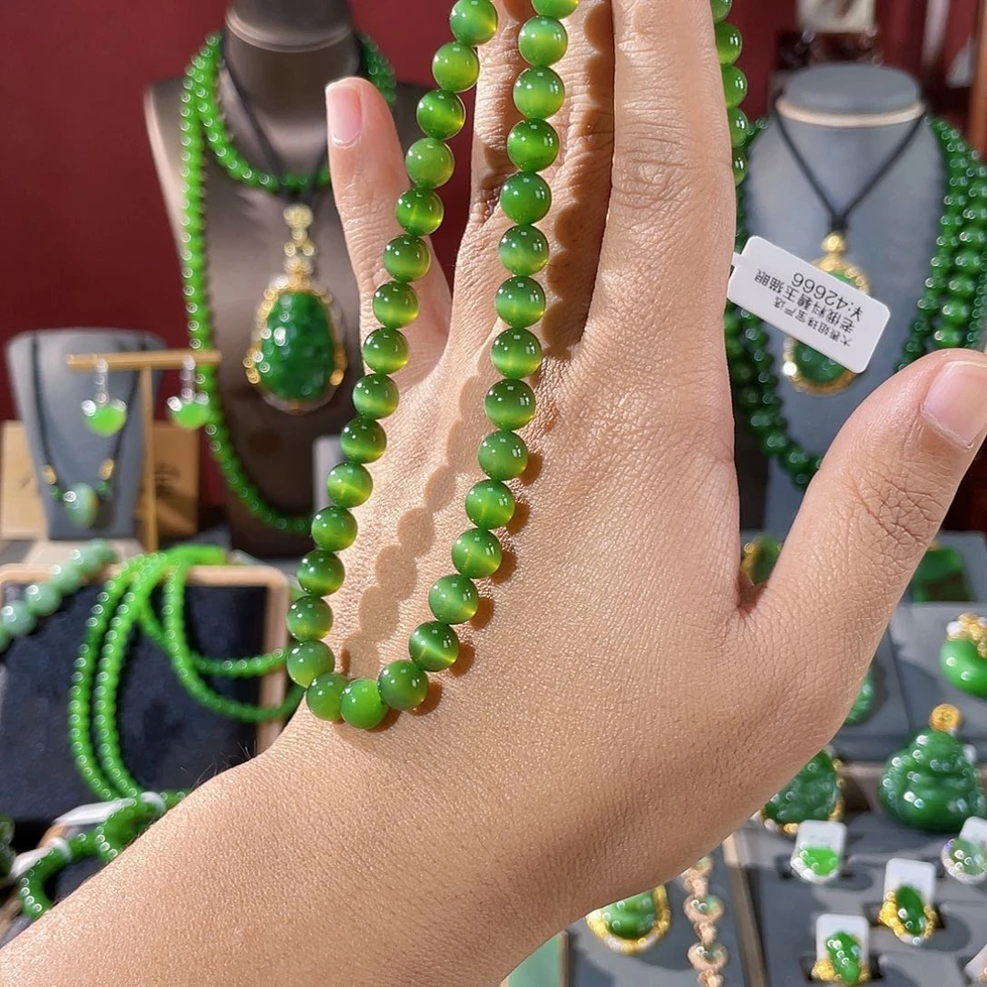 和田玉18K金镶嵌颈饰