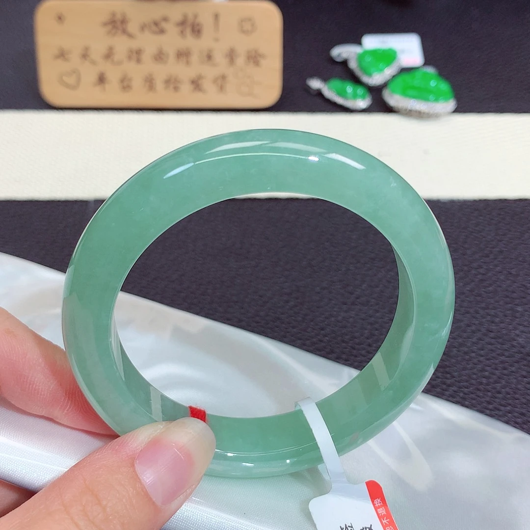 未镶嵌手镯翡翠558