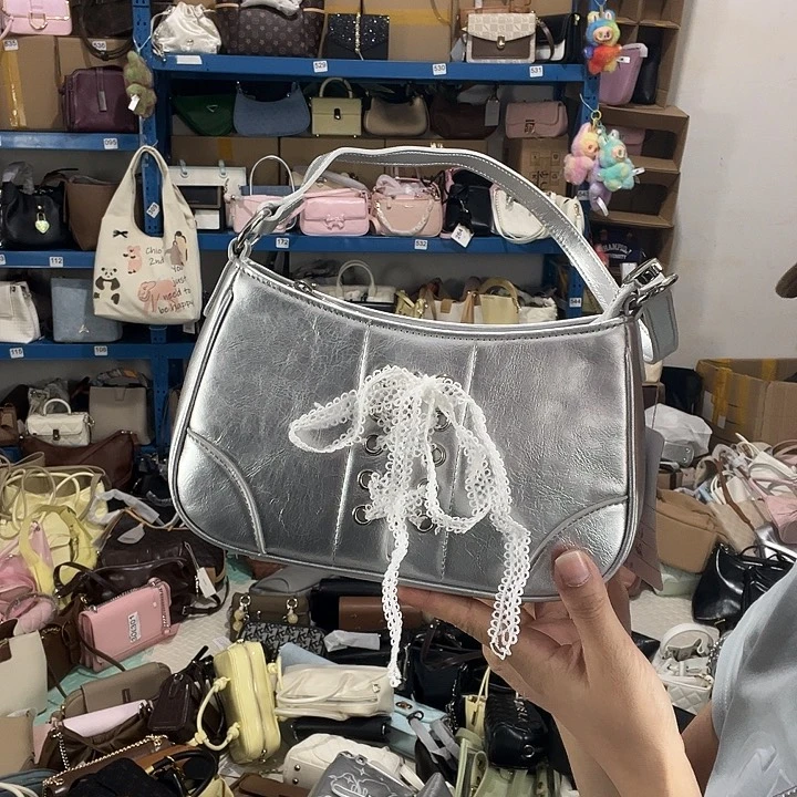 蚕丝健健康康平平安安