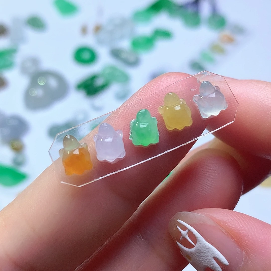 翡翠未镶嵌颈饰小乌龟