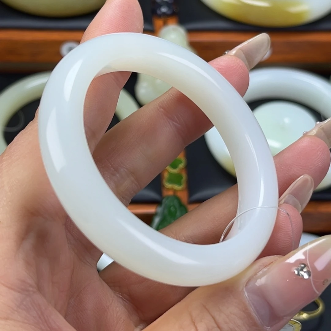 和田玉手镯未镶嵌52