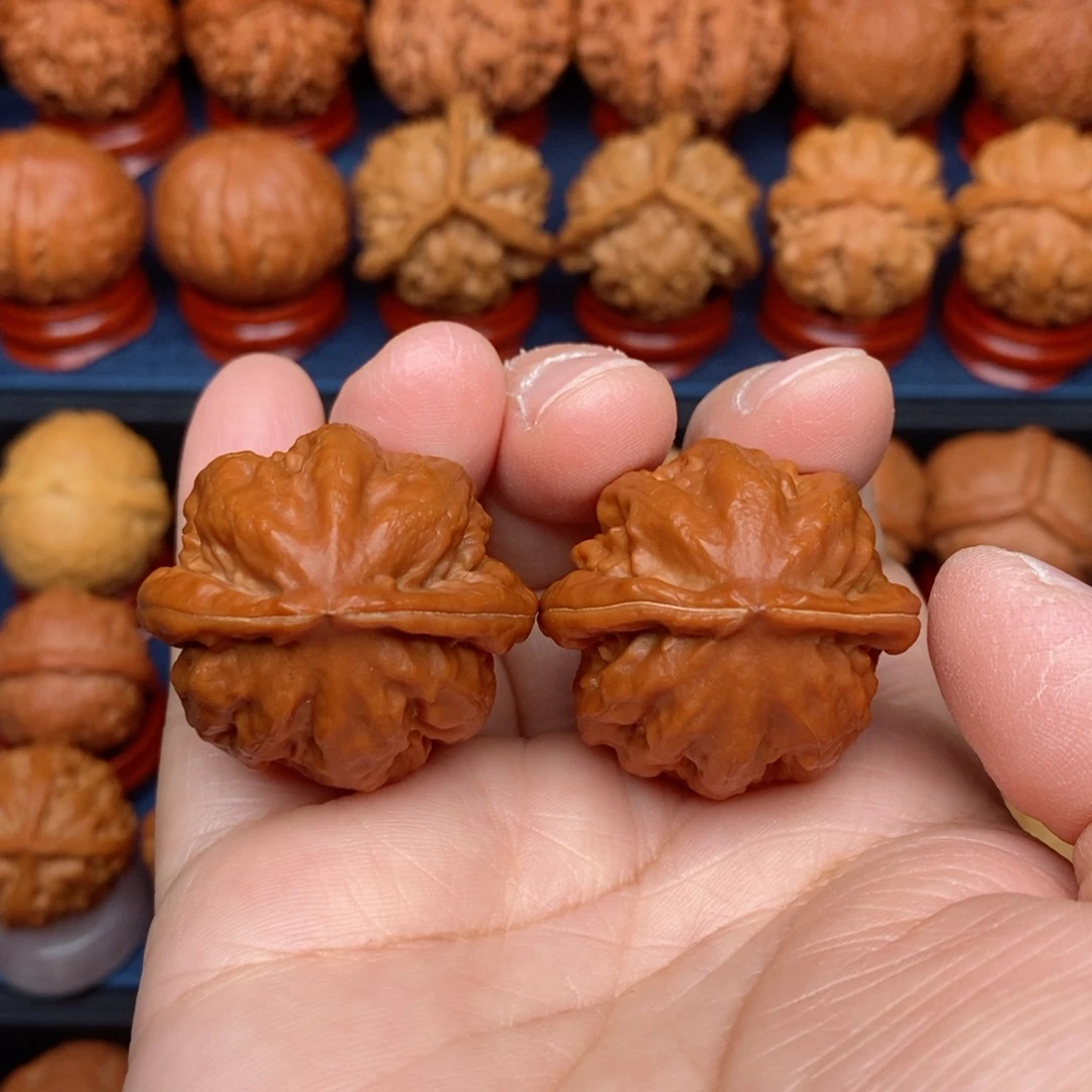 把件文玩核桃手捻野生精品金钢石