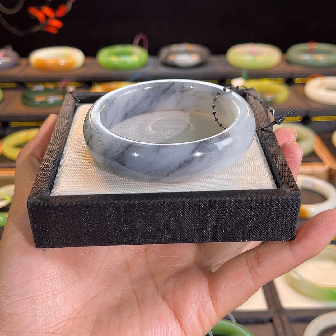 和田玉未镶嵌手镯青花宽版