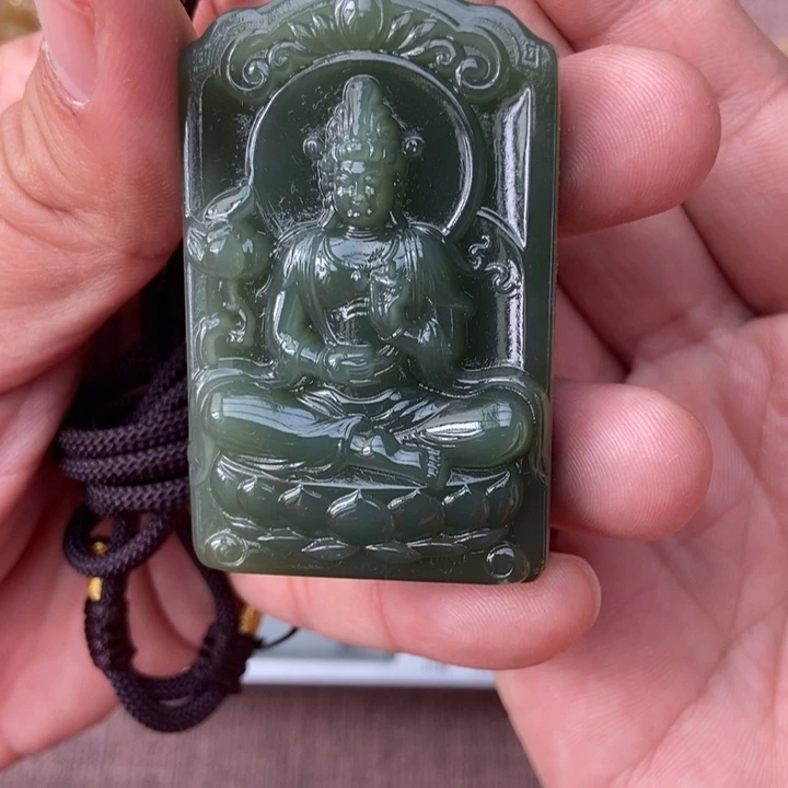 乾***宙和田玉未镶嵌颈饰