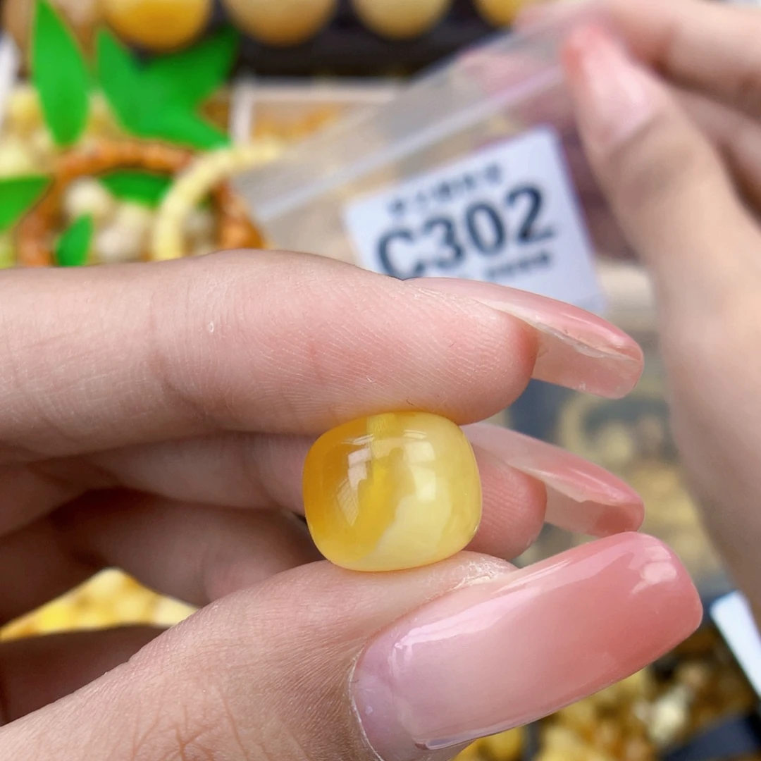 未镶嵌琥珀珠宝奇石12