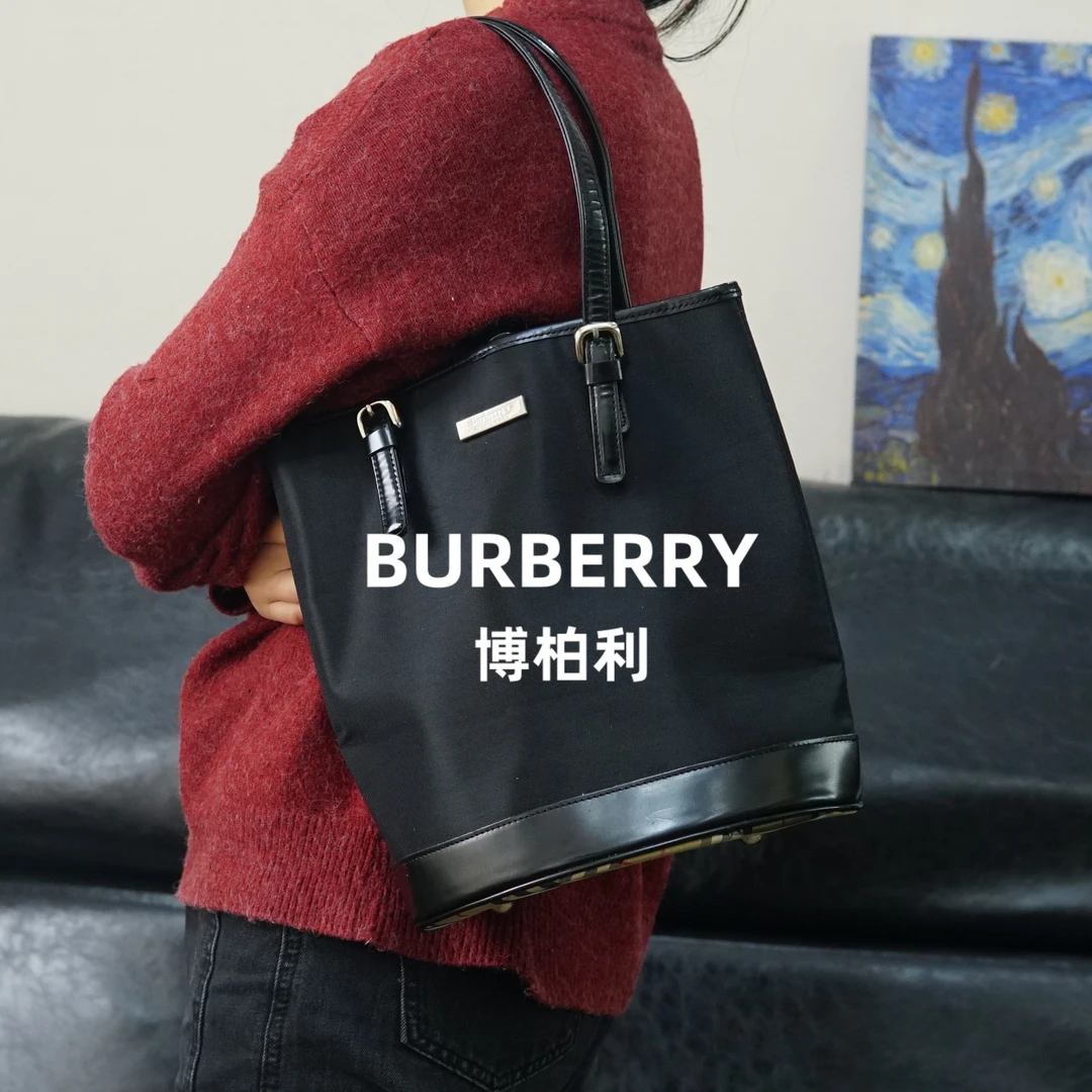 95新 BURBERRY/博柏利 巴宝莉/黑色水桶包/JJ02906810/6810