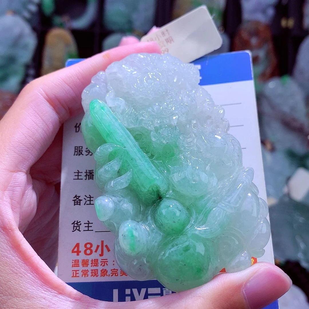 颈饰未镶嵌翡翠天然