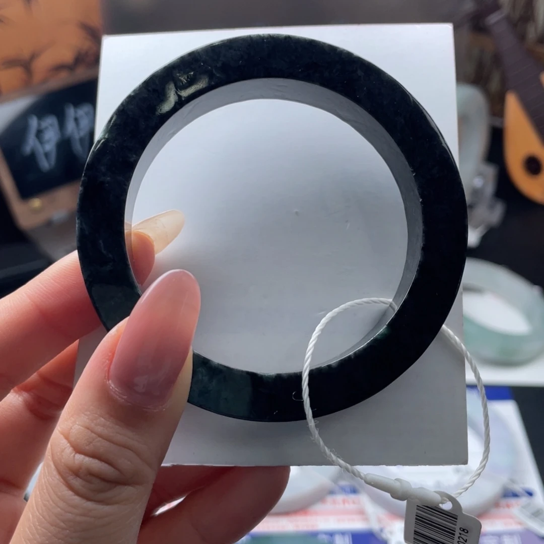 定制翡翠未镶嵌翡翠手镯基地质检发货