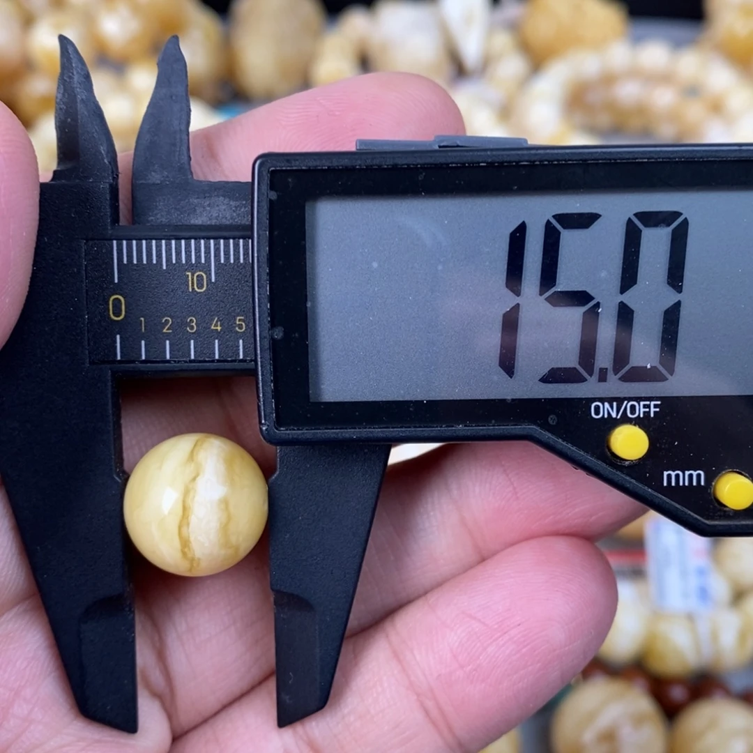 蜜蜡未镶嵌珠宝奇石1.9g