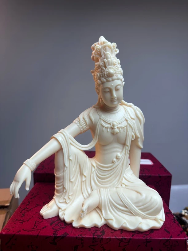 象牙果工艺品弥勒佛白瓷手工陶瓷自在观音。家用神像雕刻雕塑摆件