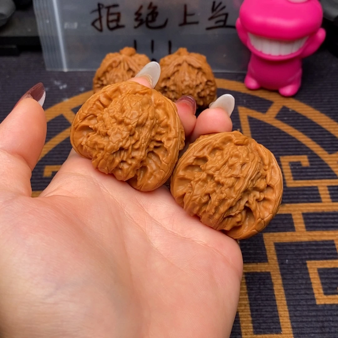 文玩核桃吊坠坦*白狮子