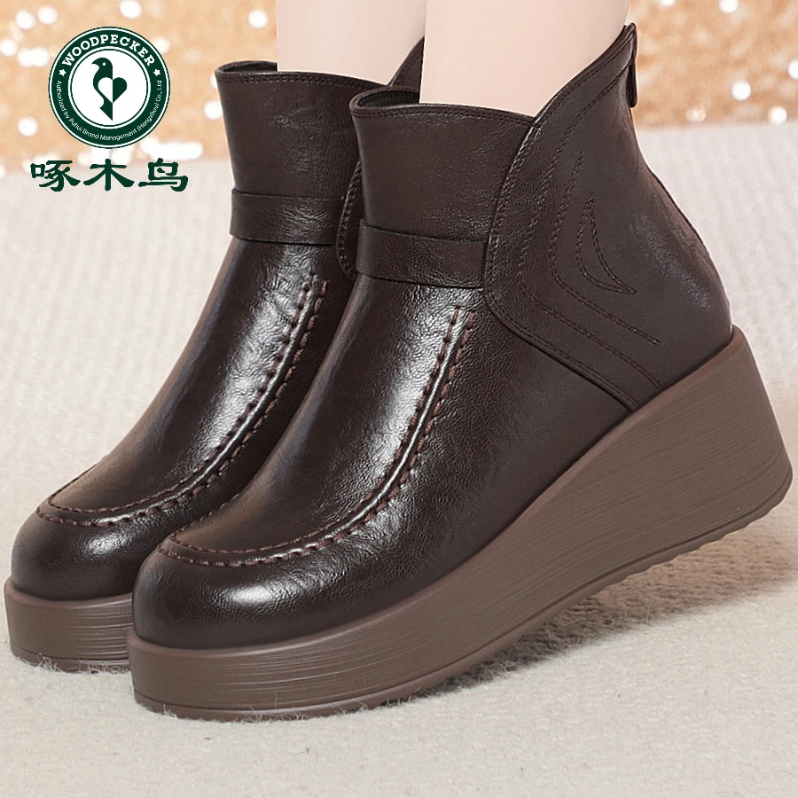啄木鸟冬季短靴休闲圆头坡跟后拉链防滑妈妈鞋内里加绒复古时尚鞋