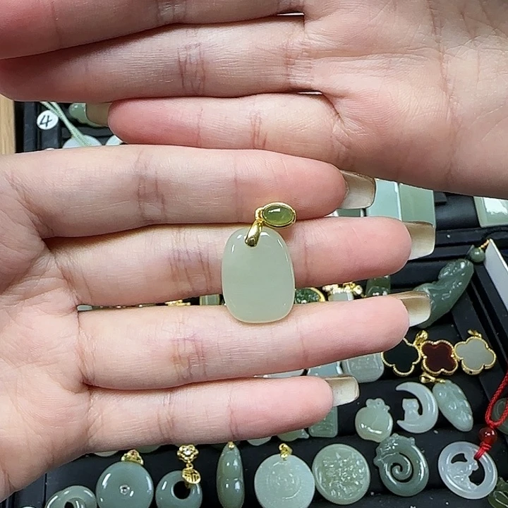 和田玉颈饰银S925镶嵌加链子加皮绳