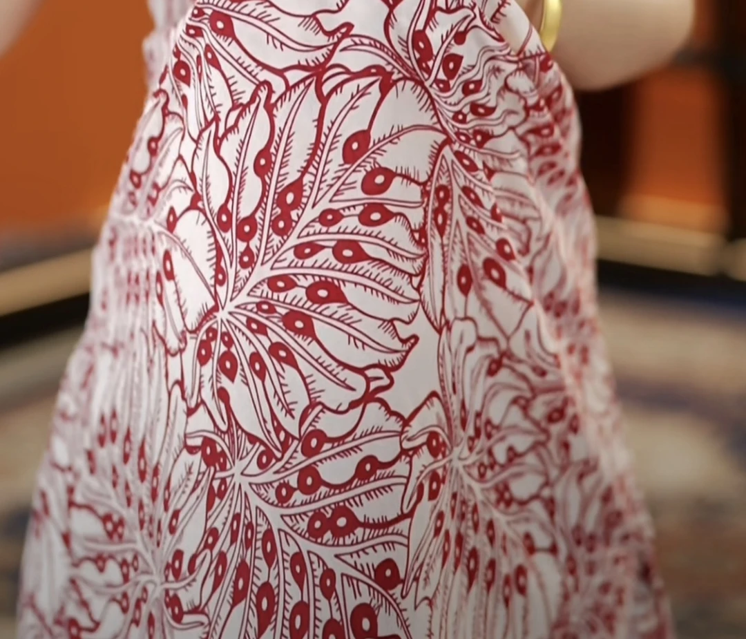 杭州原版正品2025年夏季新款气质优雅显白显瘦玛瑙红连衣裙女