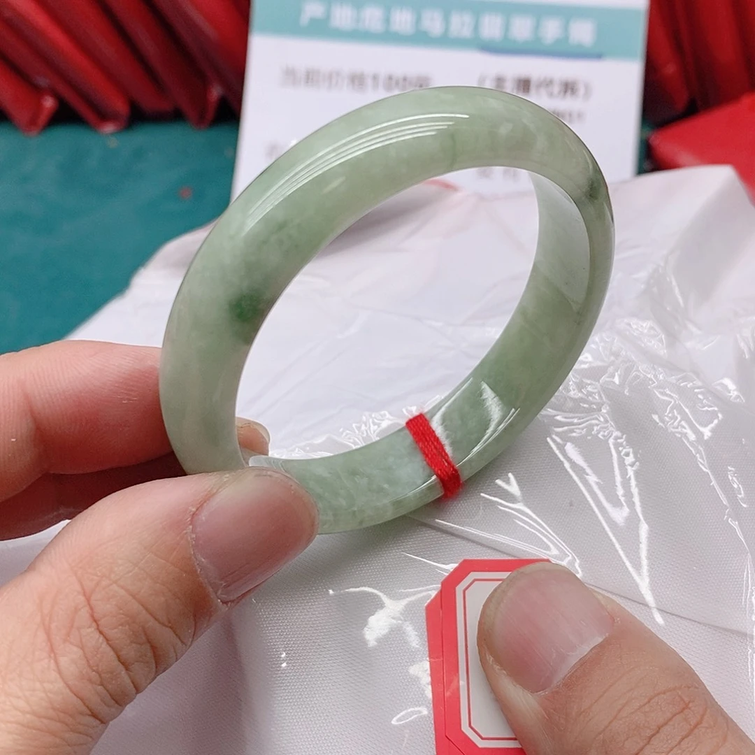 翡翠手镯未镶嵌采*699999999