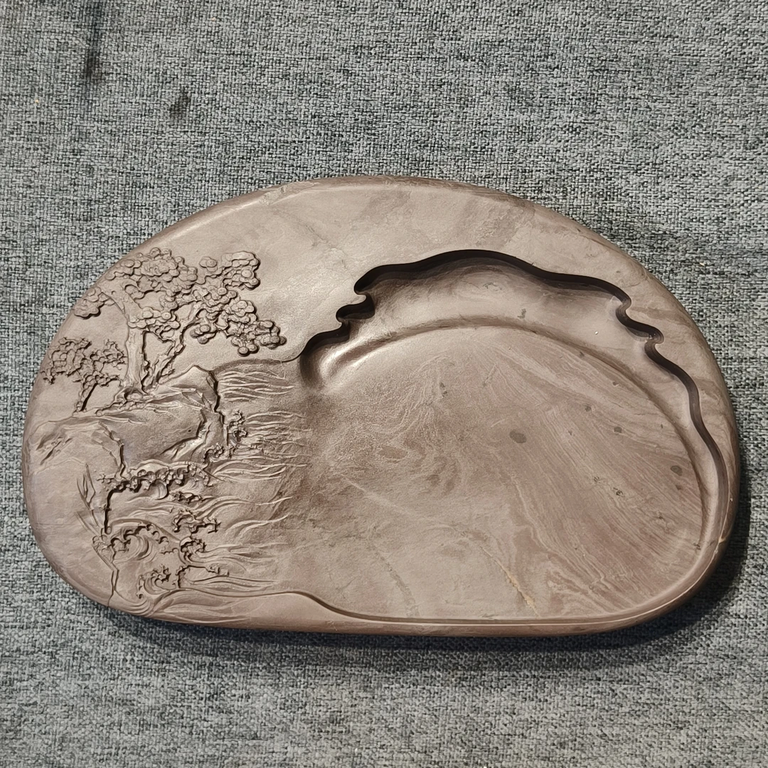老坑洮砚，喇嘛崖老坑鸊鷉血薄意山水砚，尺寸19.5*12.5*2.5厘米