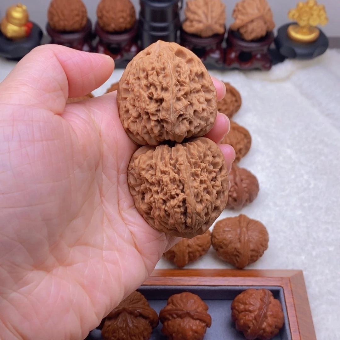 文玩核桃吊坠42尺全品三角南疆石