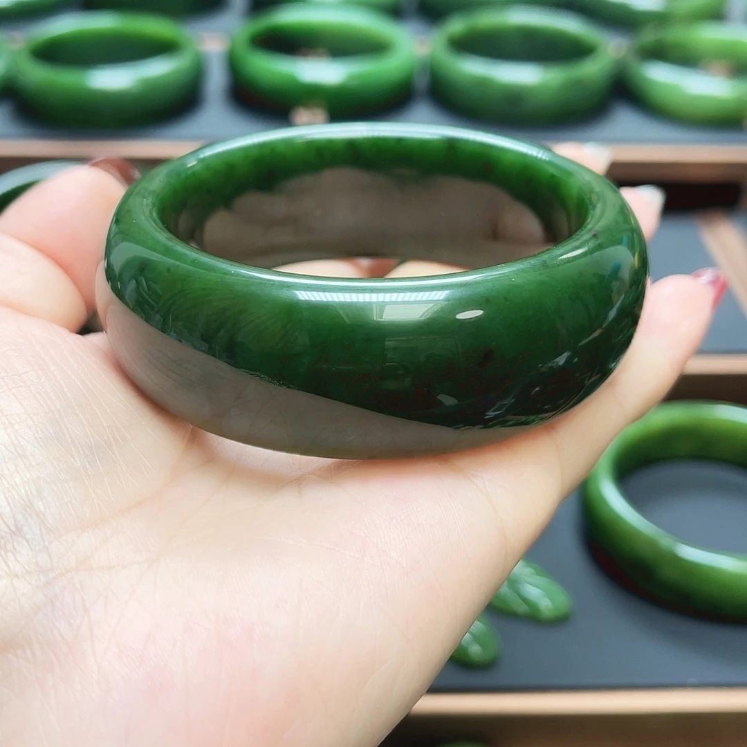 和田玉（碧玉）未镶嵌手镯