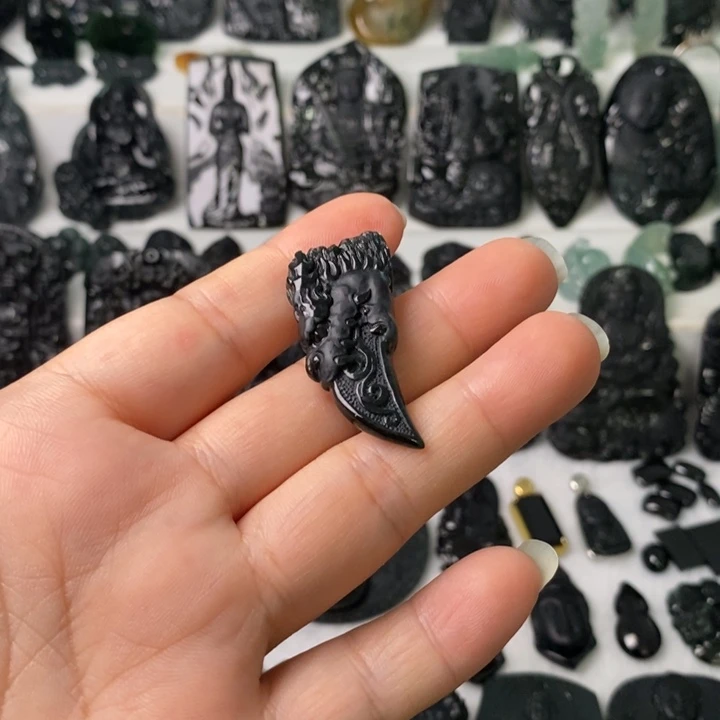 【闪购商品】颈饰未镶嵌翡翠花**计