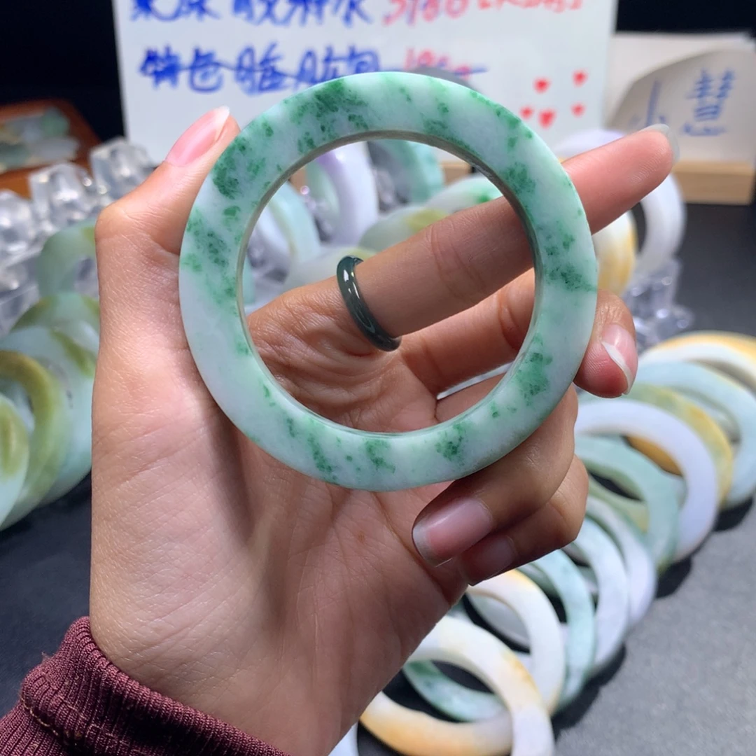 定制翡翠未镶嵌泥鳅背