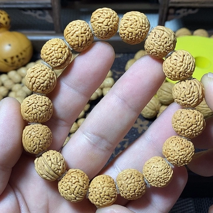 手串桃核顺顺利利11.8福利。 17