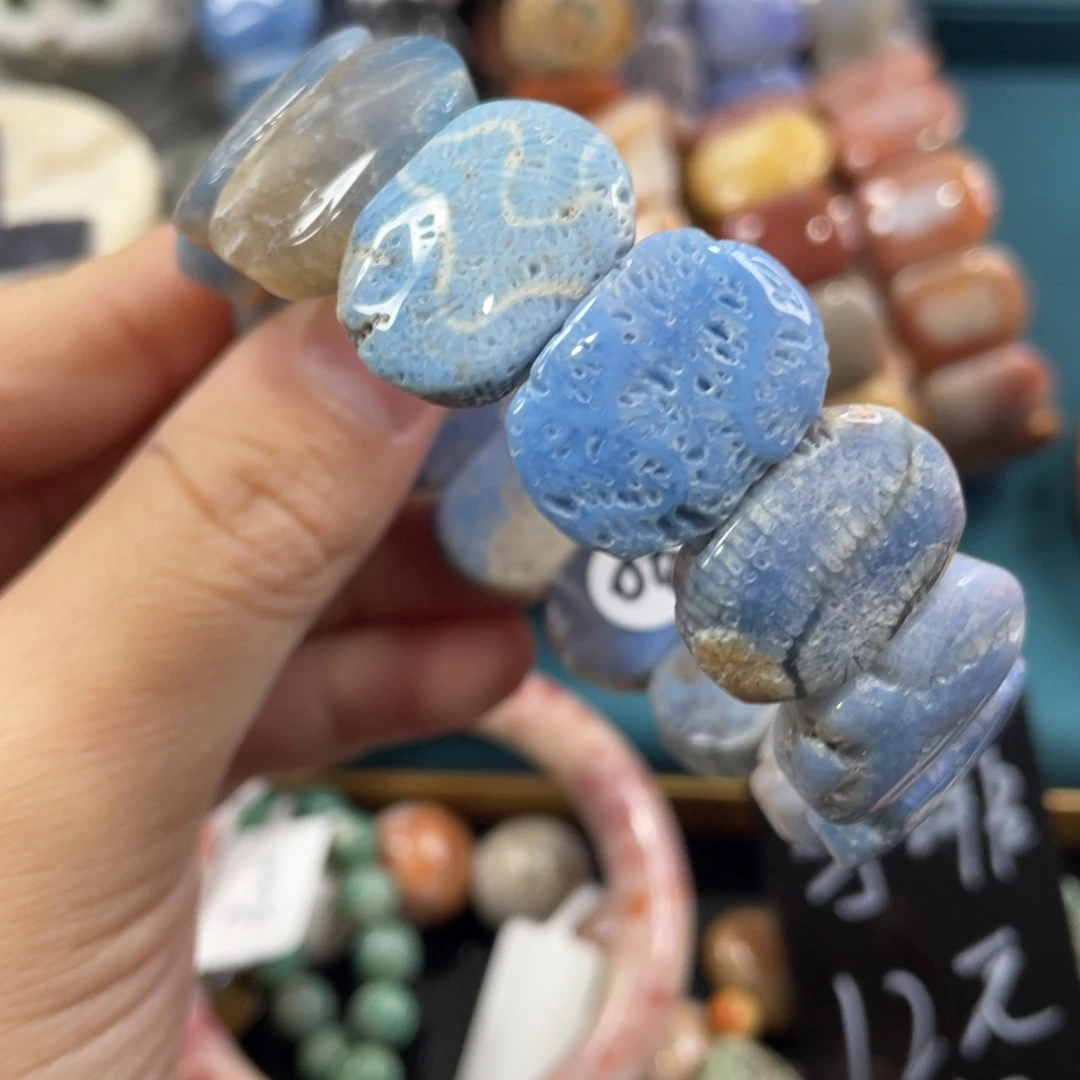 未镶嵌手镯硅化玉