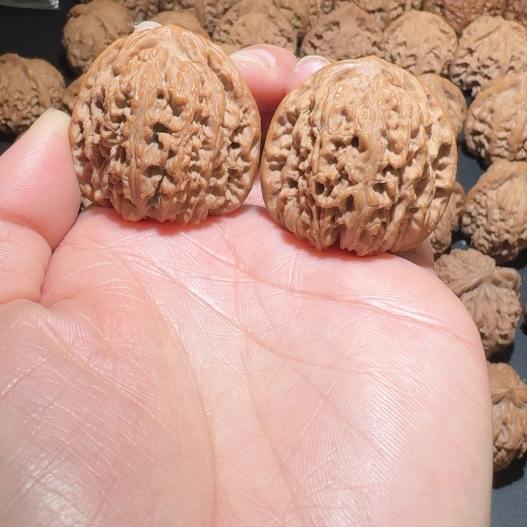 木质类南疆石38加文玩
