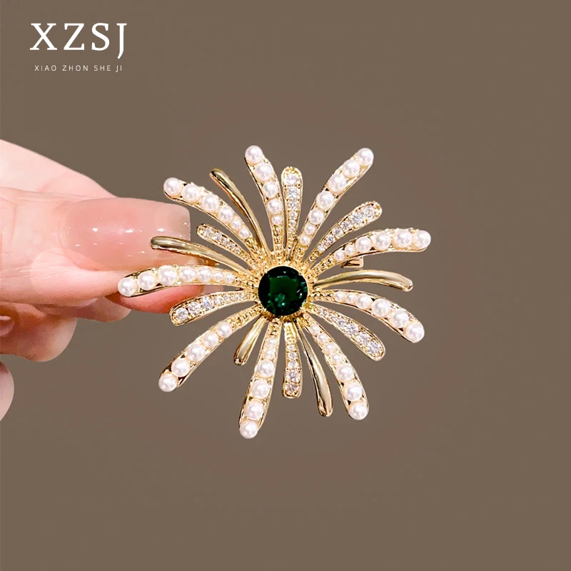 铜锆石胸针 新款立体珍珠烟花胸花轻奢时尚优雅别针高档大衣配饰