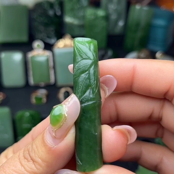 和田玉（碧玉）颈饰未镶嵌