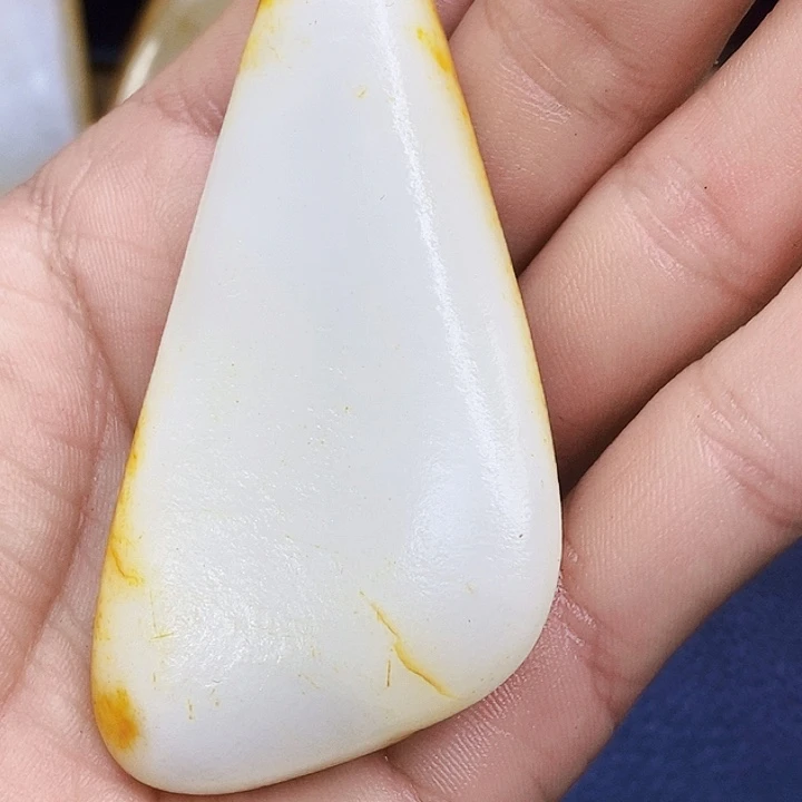 未镶嵌和田玉挂件流**心