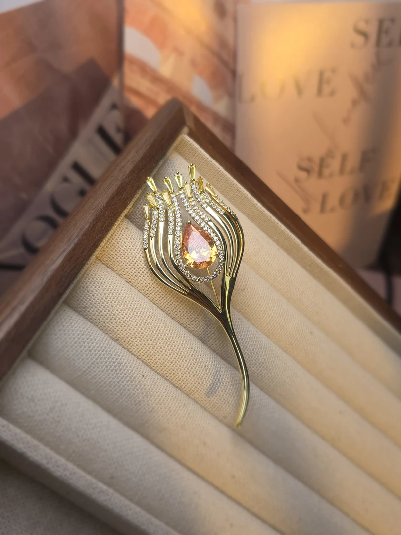 铜合金胸针 优雅浪漫孔雀翎羽胸针新光品牌福利款胸针
