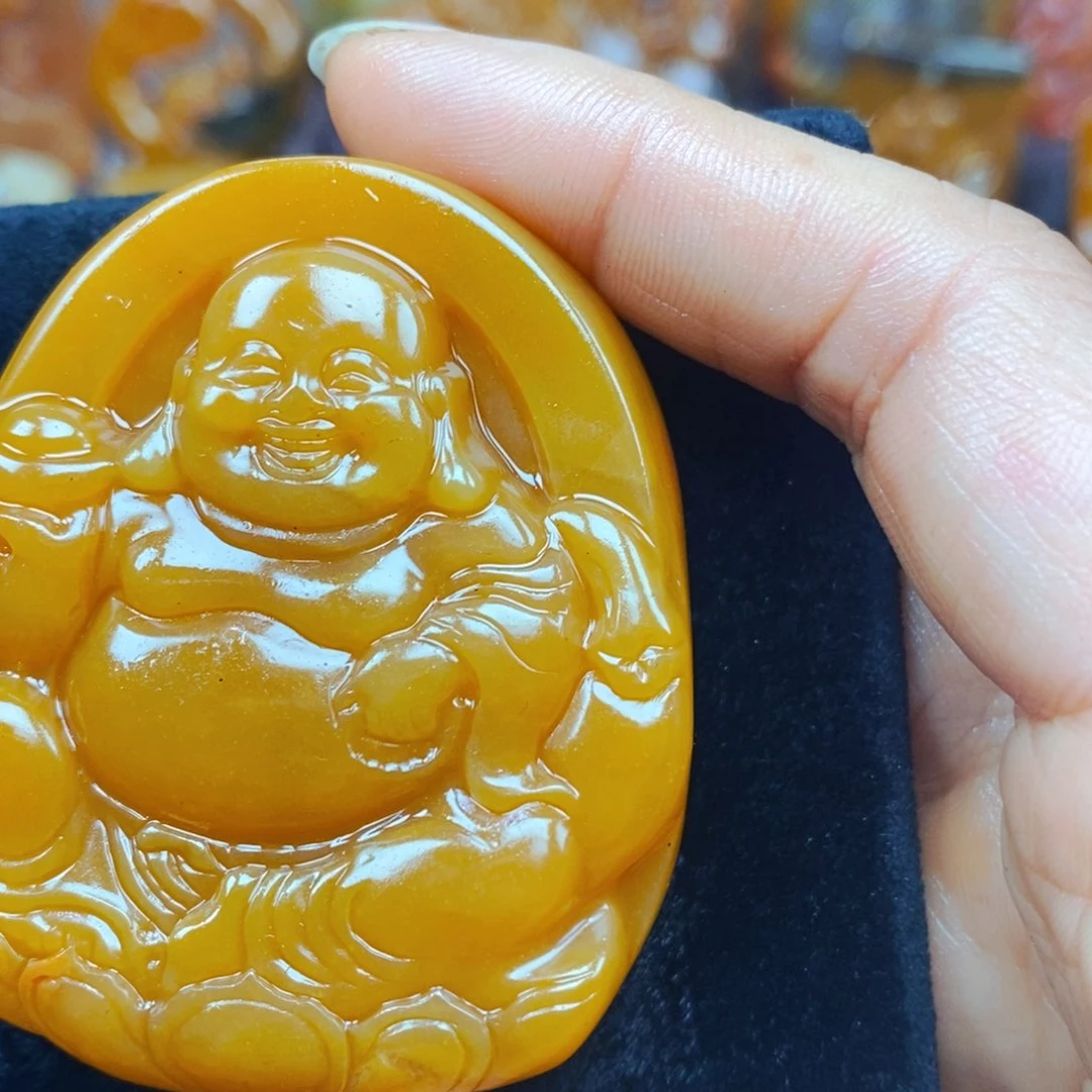 未镶嵌石英质玉（黄龙玉）颈饰