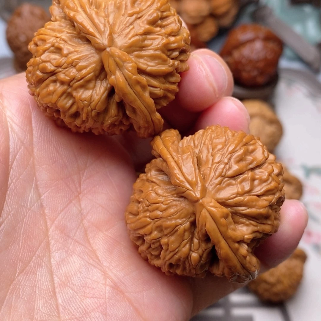 【闪购商品】文玩核桃把件白狮子42