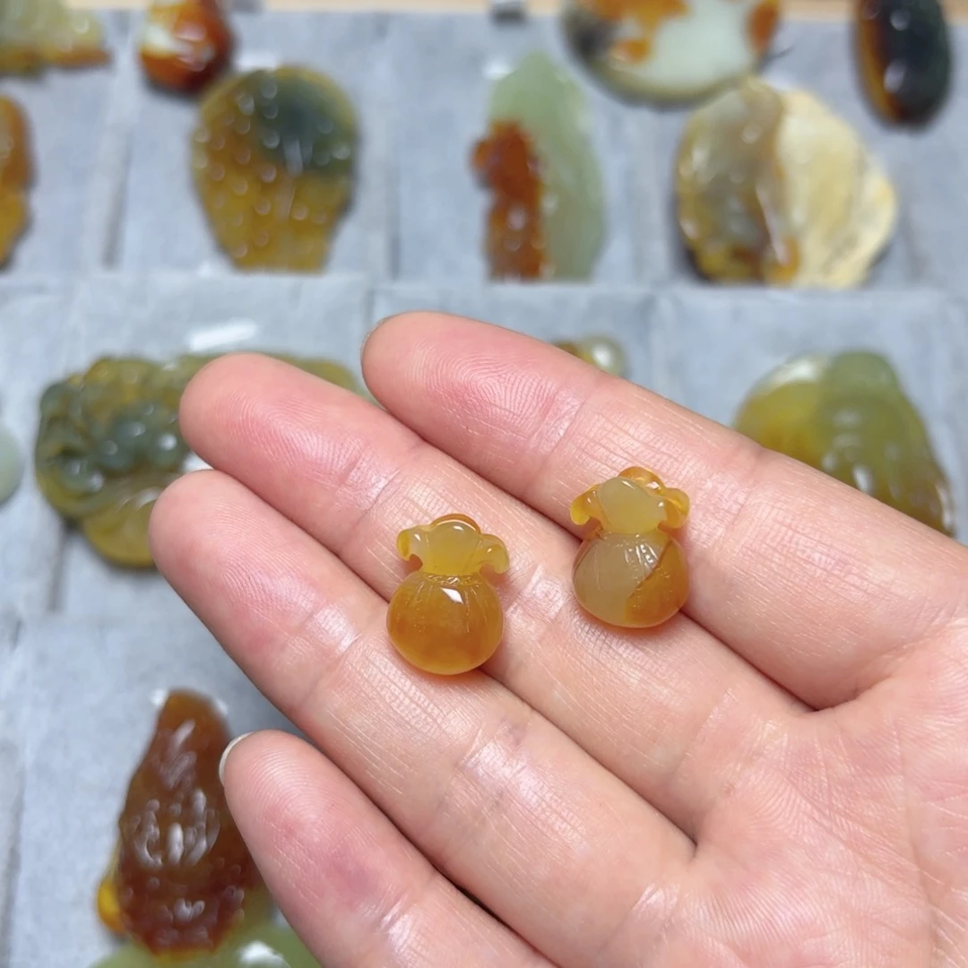 蛇纹石玉未镶嵌吊坠(不含链)