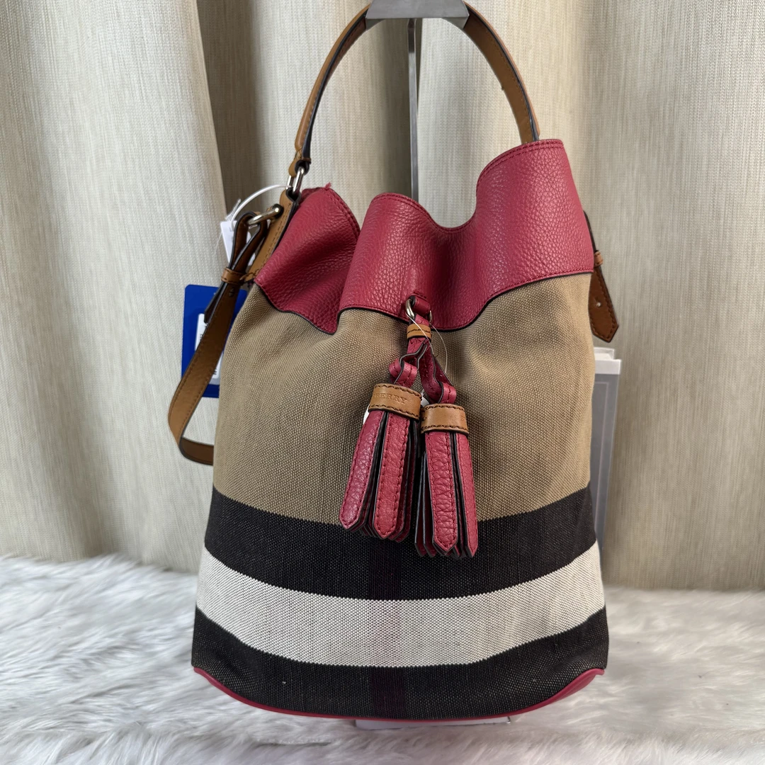 95新 BURBERRY/博柏利 巴宝莉水桶包/EE07606131/6131