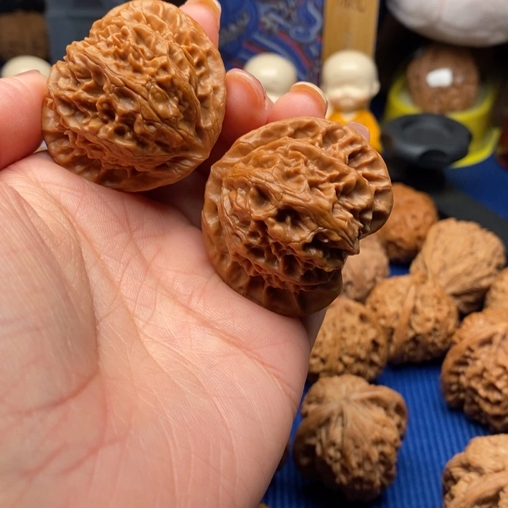 开****文玩核桃吊坠桃心宫灯3