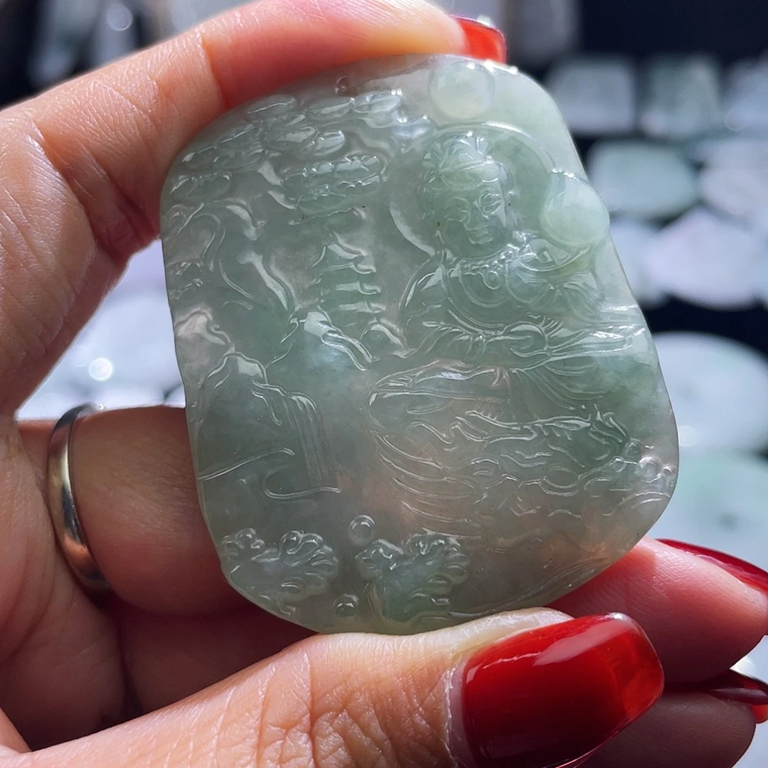 翡翠未镶嵌颈饰玉龙观音